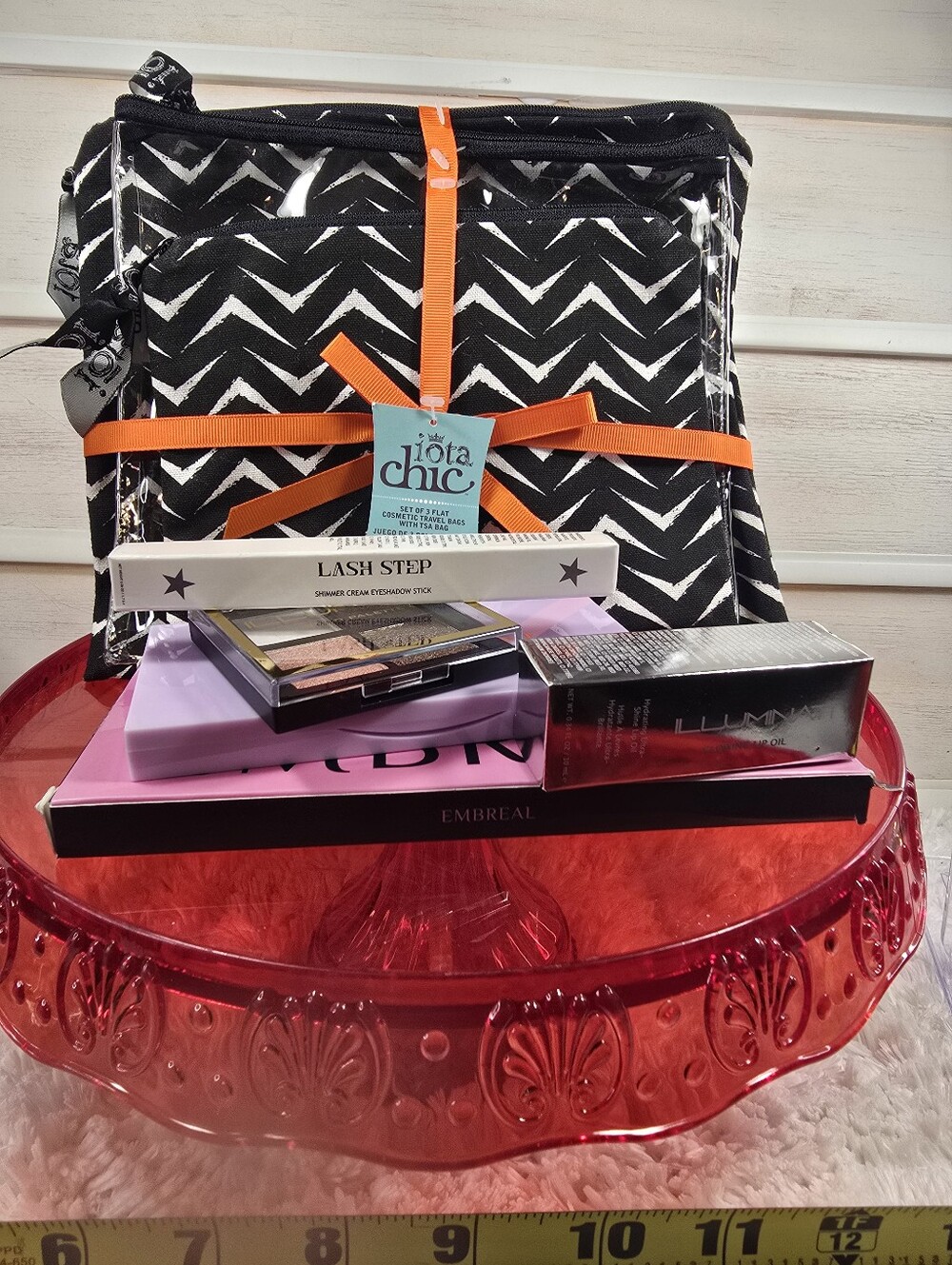 Black & White Chevron Cosmetic Bag & illuminati makeup set